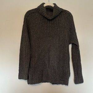 Barely Worn Abercrombie & Fitch Turtleneck Sweater